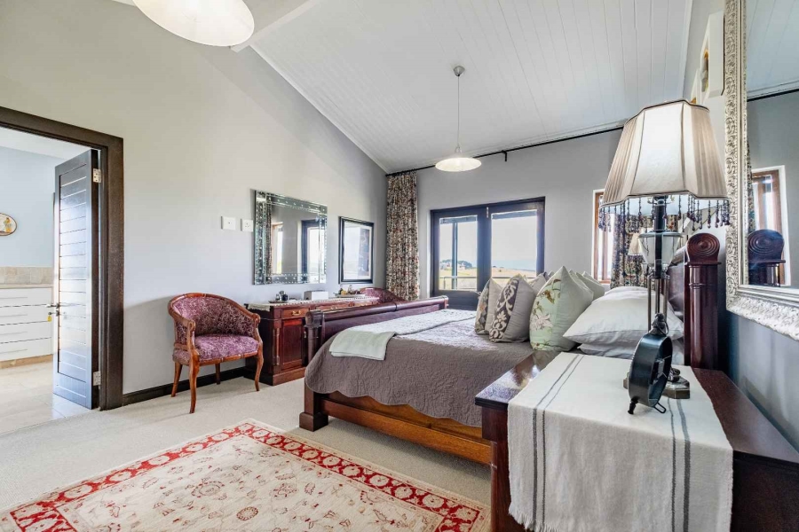 5 Bedroom Property for Sale in Oubaai Western Cape